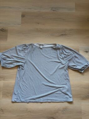 H&M - Women’s Light Gray With Black Dots Puff Sleeve Women’s Top - M